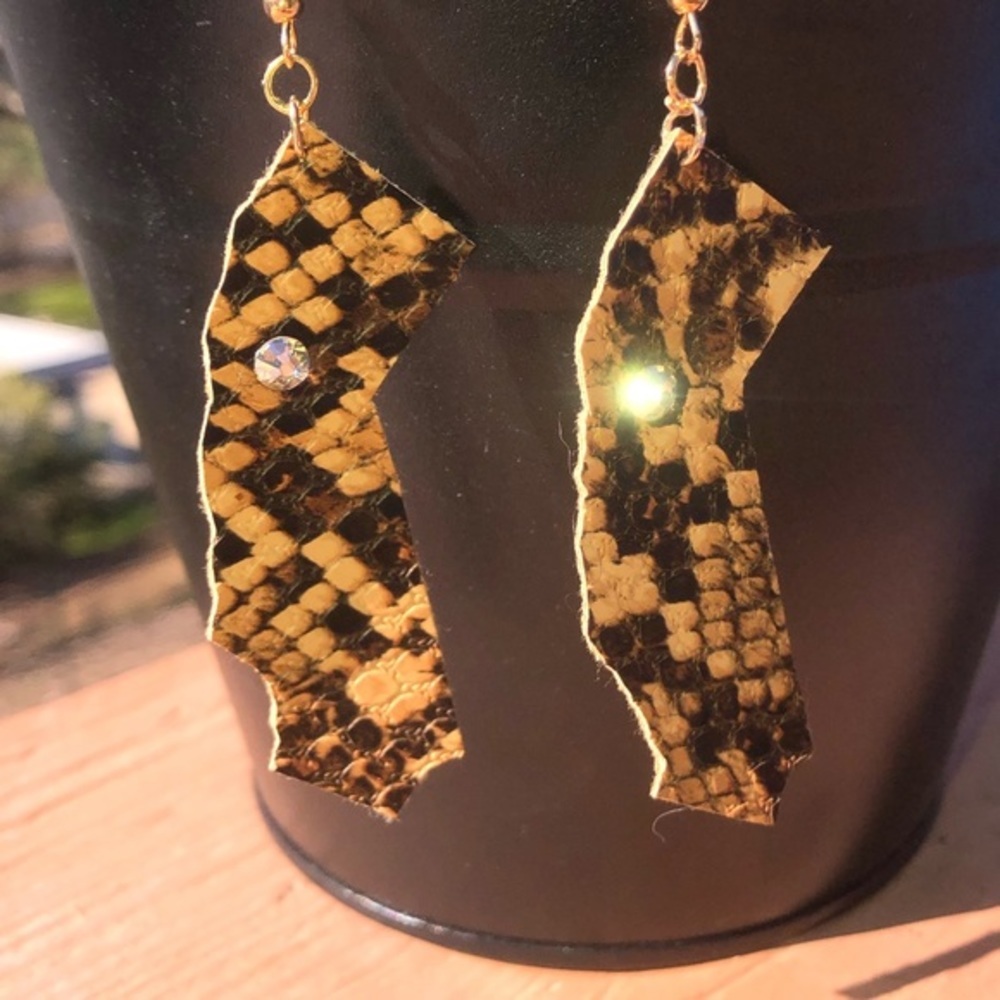 Snakeskin Print California Shape Earrings